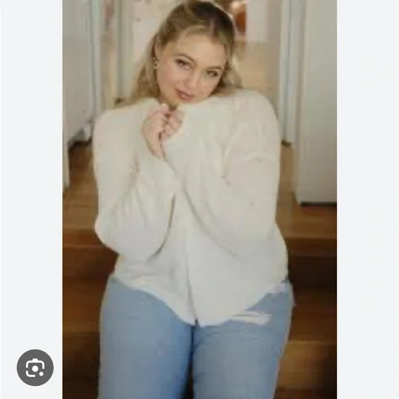 Smash & Tess Iskra Lawrence collab keep it cute cardigan - Picture 2 of 7